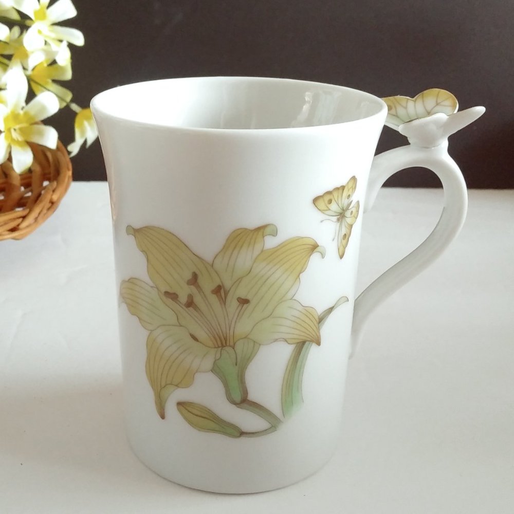 Arnart Porcelain Butterfly Handle Lily Mug